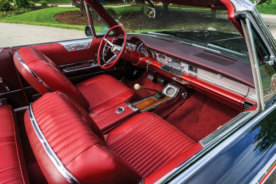 Интерьер Chrysler 300L Convertible (AC2-P C45) 1965 года  (фото 29 из 30)